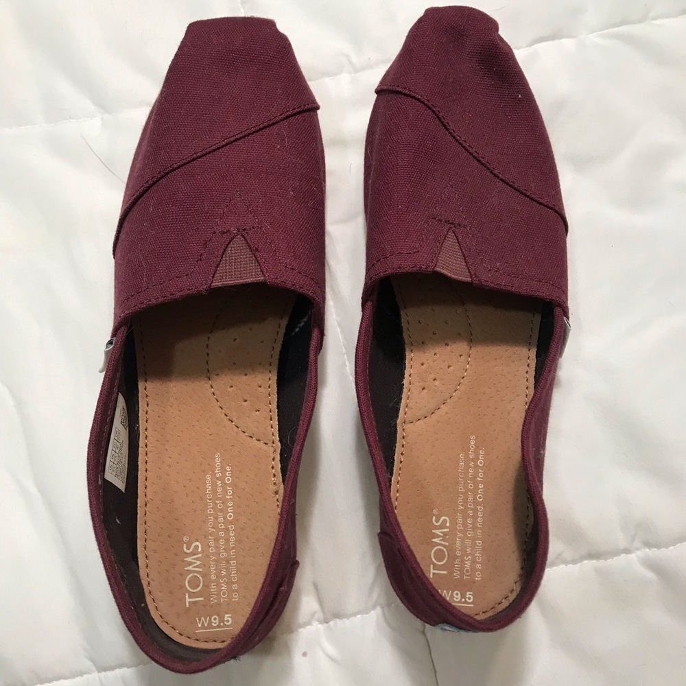 Maroon TOMS